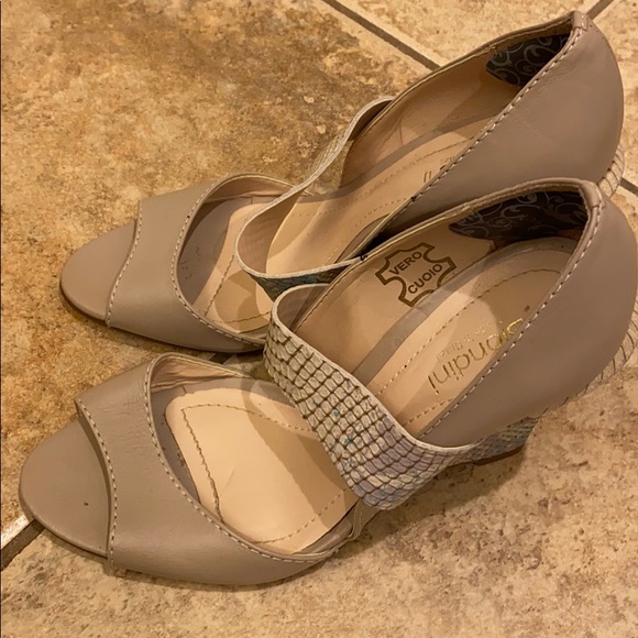 Tan with snake print wedge worn once - Picture 1 of 4